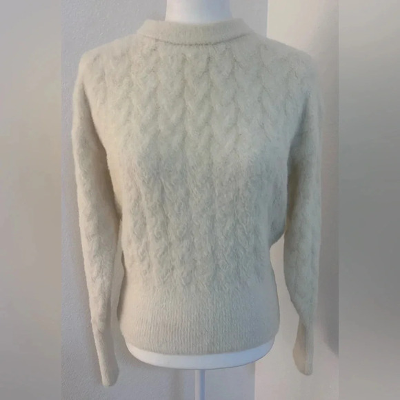 Gilli Cream Cable Knit Angora Like Sweater Size Small - Picture 1 of 8